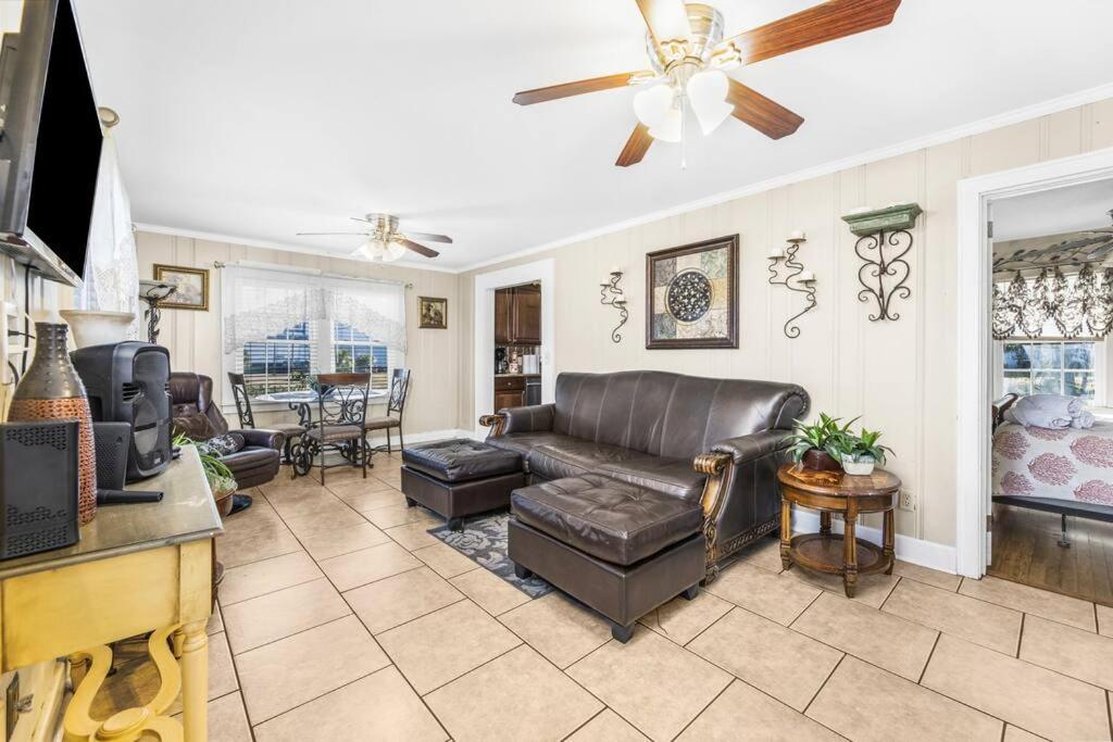 Dazzling Centrally Located Ocean View W 2 Kings, Huge Private Yard, 2 Decks, Firepit, Bbq Миртл-Бич Экстерьер фото