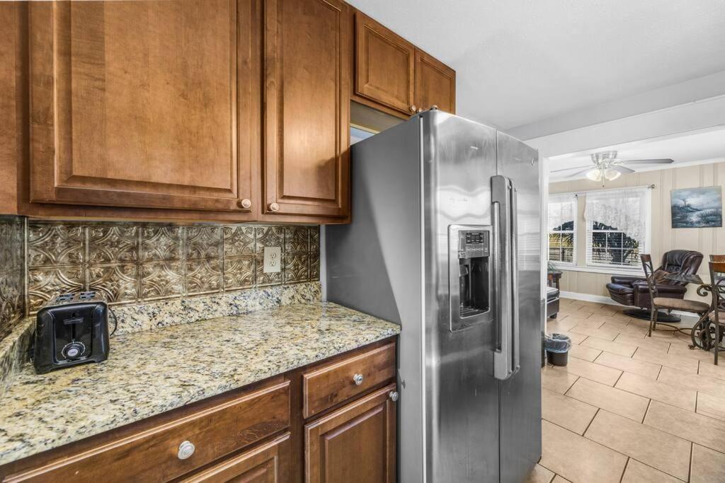 Dazzling Centrally Located Ocean View W 2 Kings, Huge Private Yard, 2 Decks, Firepit, Bbq Миртл-Бич Экстерьер фото