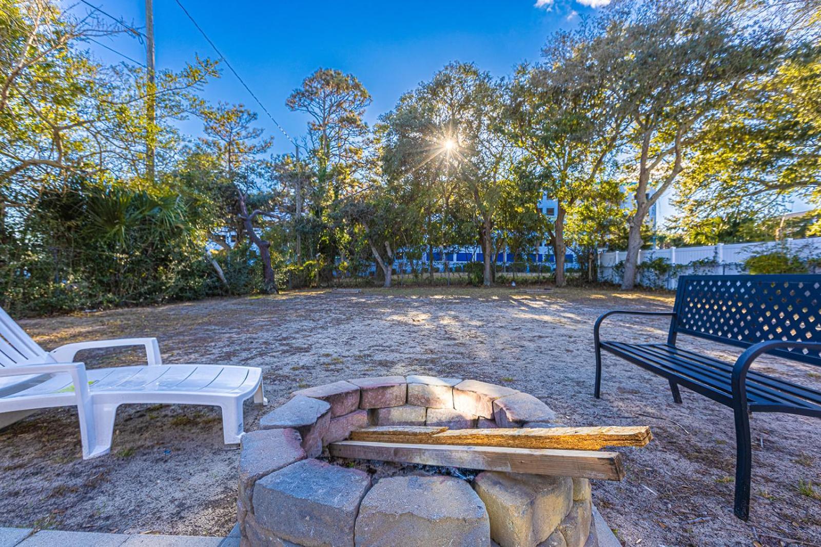Dazzling Centrally Located Ocean View W 2 Kings, Huge Private Yard, 2 Decks, Firepit, Bbq Миртл-Бич Экстерьер фото